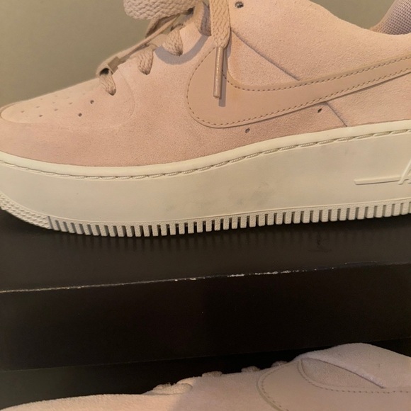 Nike Air Force 1 - Picture 7 of 8